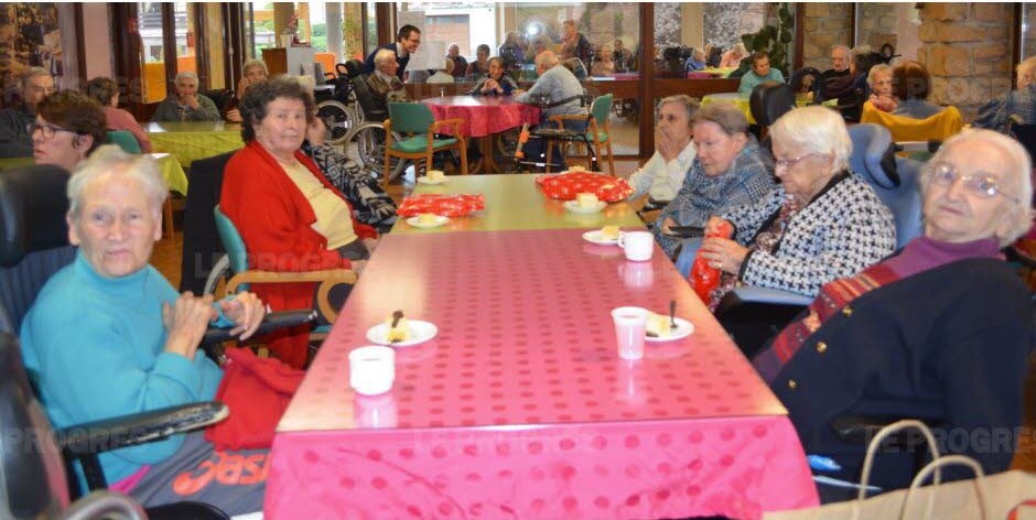 les-recipiendaires-de-janvier-au-moment-du-gouter-photo-josiane-poncet